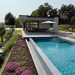 Вілла Vallonga Бардоліно